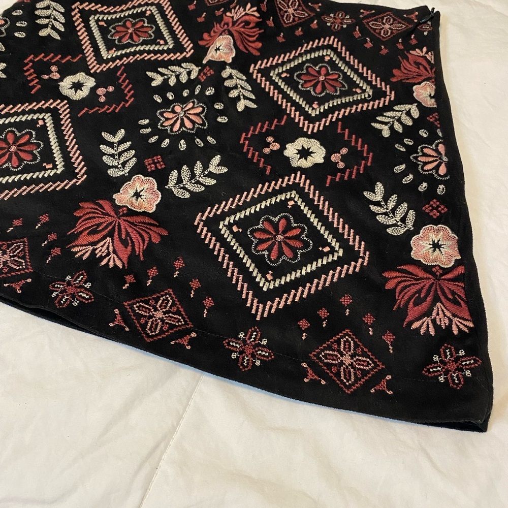 ANDREE BY UNIT Black and Pink Floral Mini Skirt - Picture 6 of 10